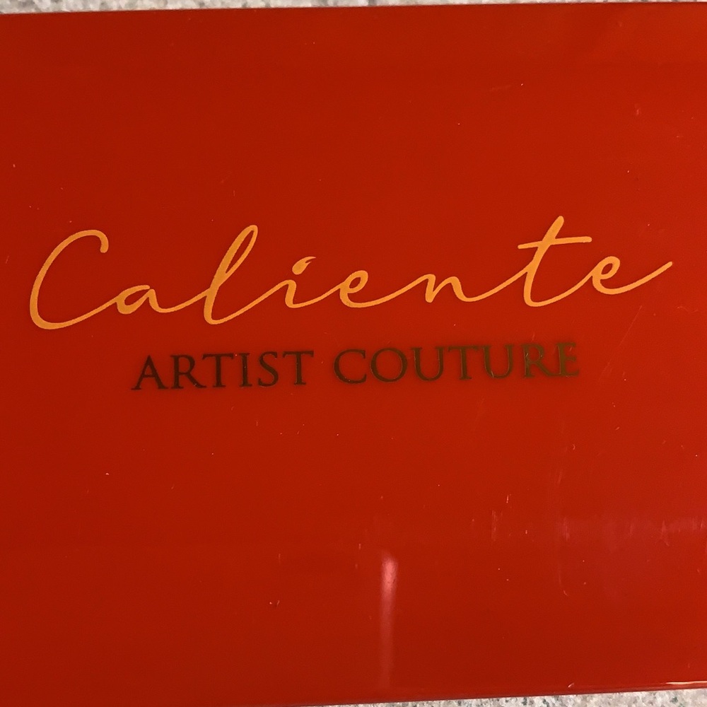 New! Artist Couture Caliente Eyeshadow Palette